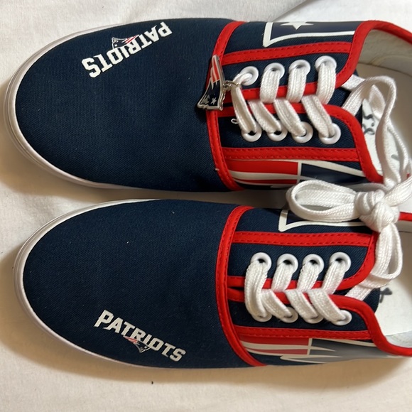 NFL PROPERTIES 2016 NEW ENGLAND PATRIOTS SNEAKERS TENNIS SHOES WOMAN SIZE 8.5 - Picture 2 of 8